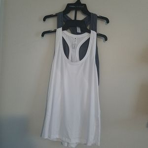 NWT Yogalicious 2 Pack Tank Tops